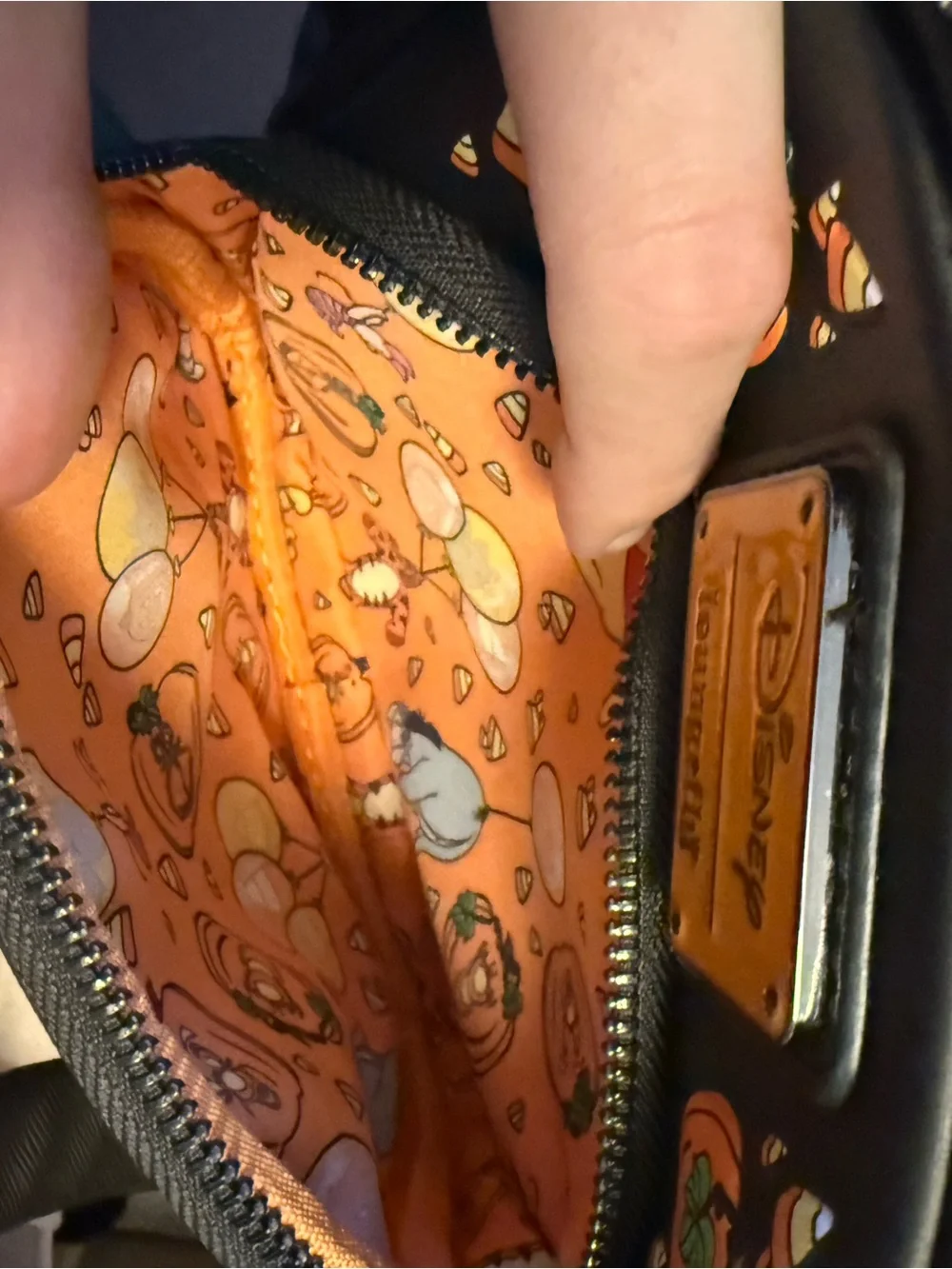 Loungefly crossbody - Winnie the Pooh Halloween Balloons - Glow-in-the-dark